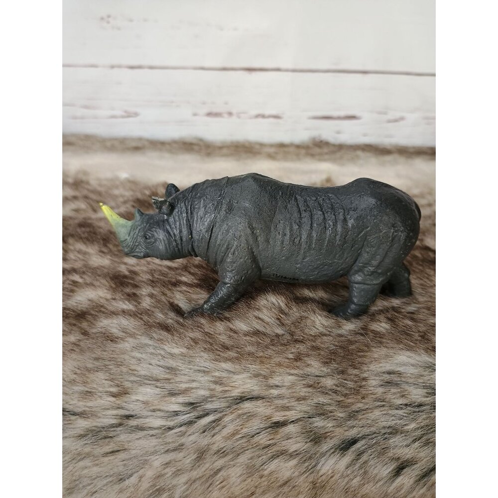 Vintage 1998 Safari Ltd Rhinoceros Figurine Toy Collectible Gray Plastic‎ Animal
